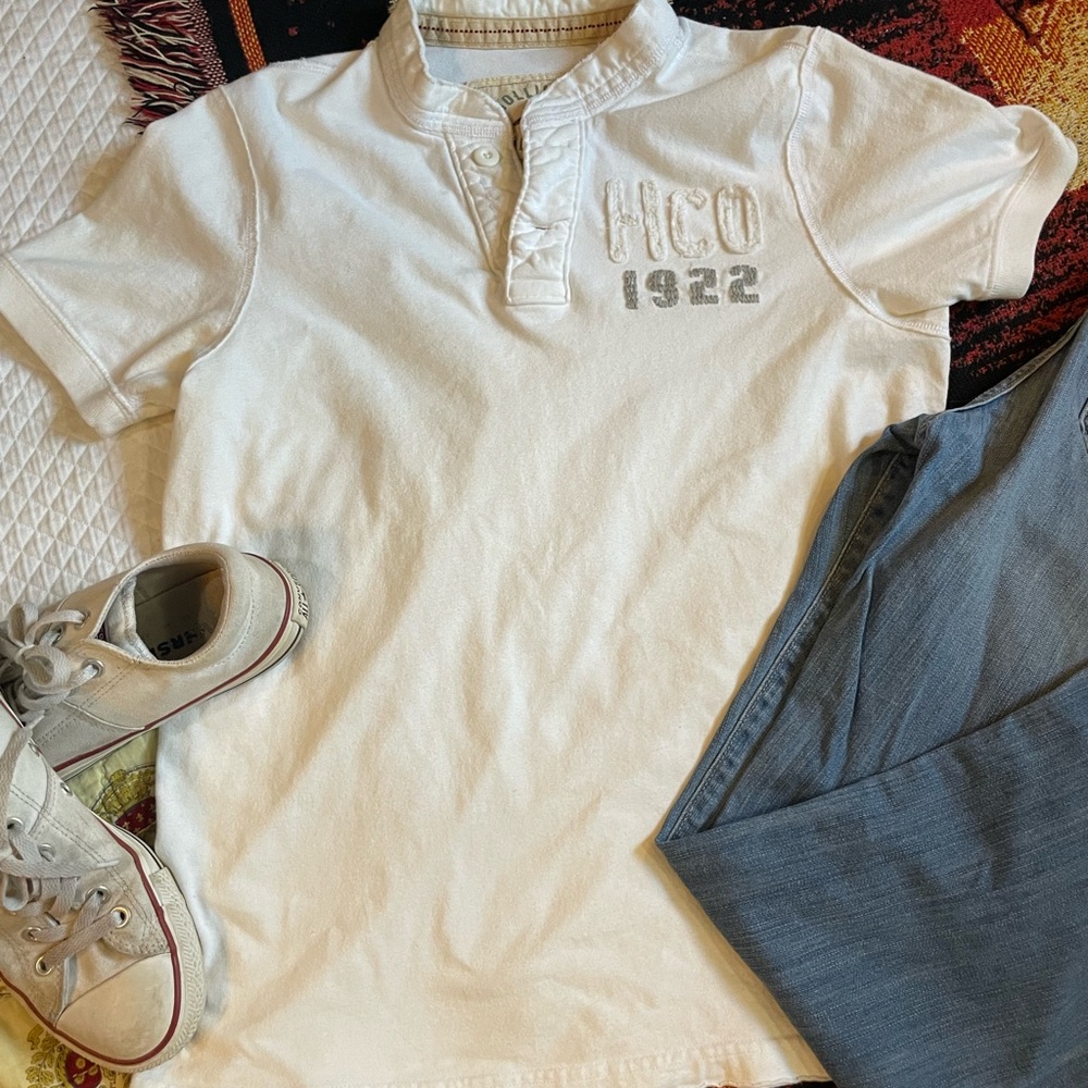 Hollister White Polo Shirt Classic Cotton Design